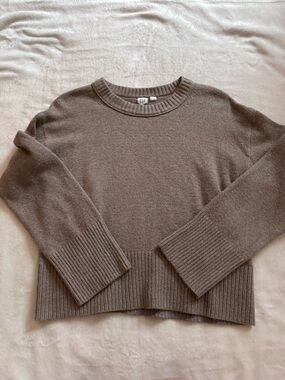 GAP Women's Crewneck Sweater in Taupe